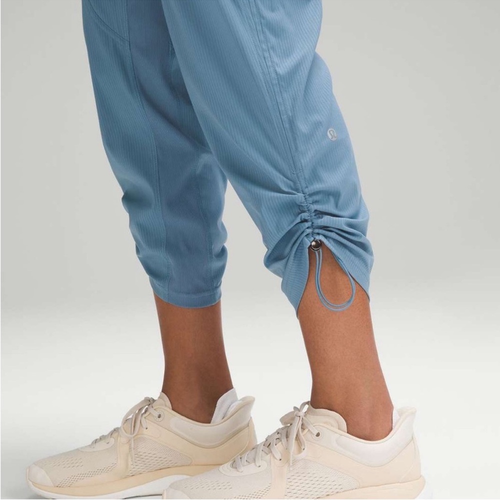 Lululemon Dance Studio Mid-Rise Crop Pants Aero Blue Size 6 NWT - Picture 3 of 7